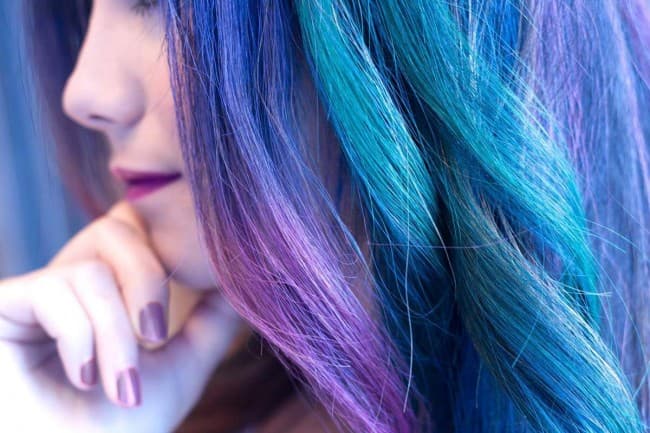 Cómo pintar el cabello sin tinte