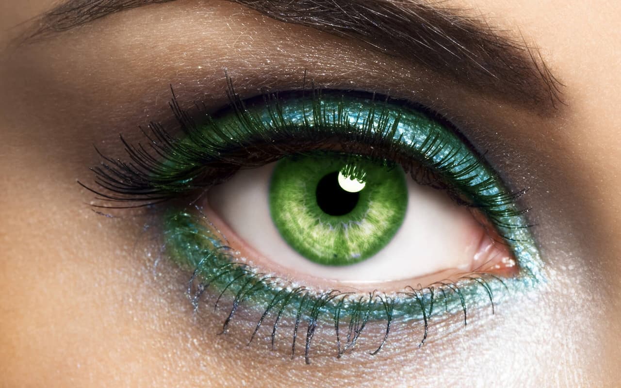Cómo pintar los ojos verdes