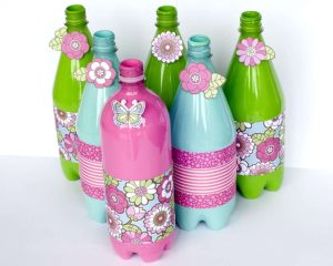 Cómo pintar botellas de plástico